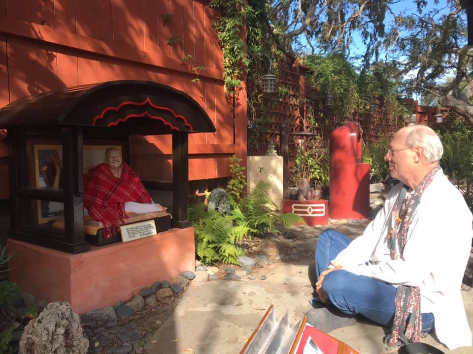 Jon Worshiping at Maharajji