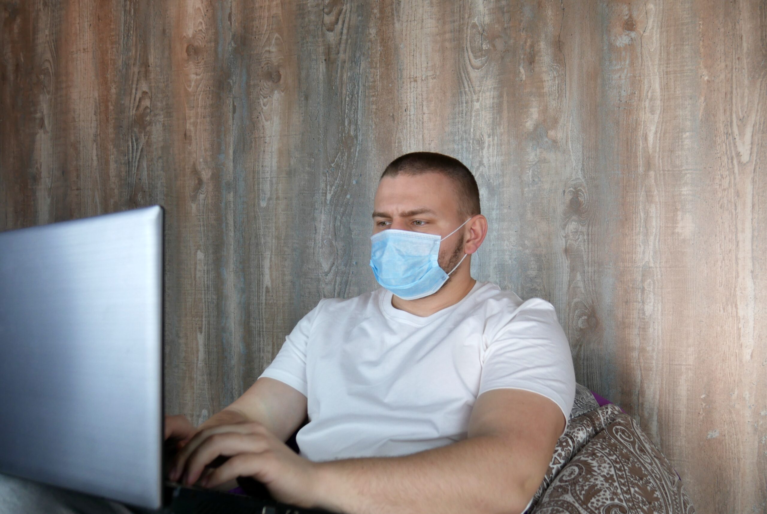 bermix-studio-Mask wearing student studying-unsplash