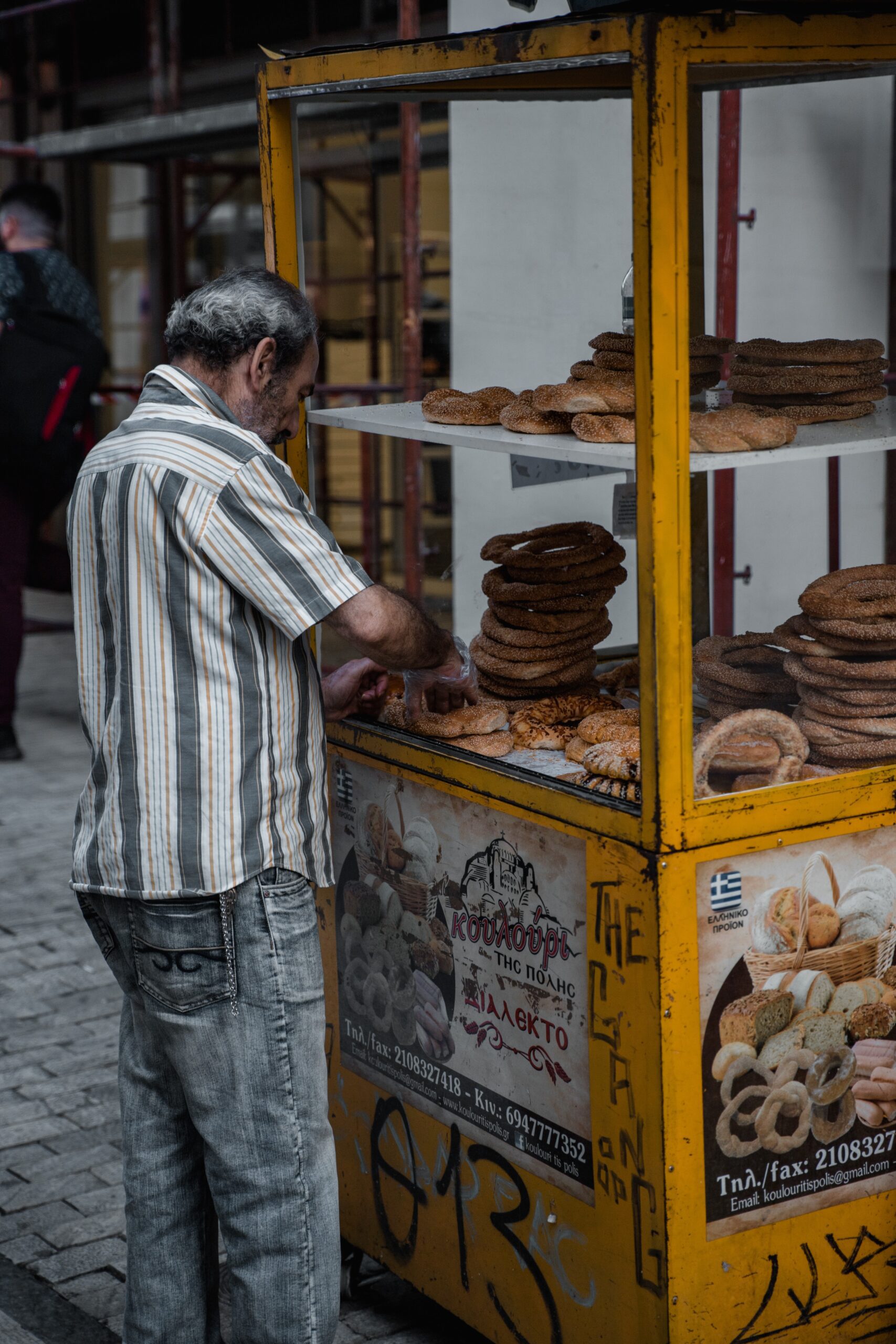 anastase-maragos-Pretzel Vendor -unsplash