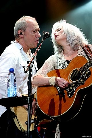 Mark Knopfler and Emmylou Harris 