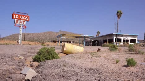 Texaco station in the mojave