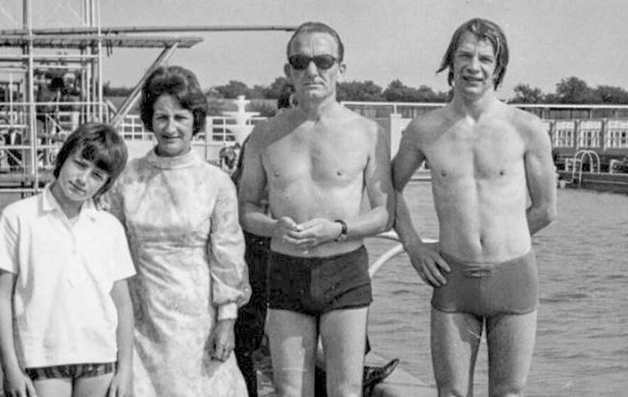 Bono, (far left) in 1971, with his mother, father, and brother, in Dublin. Picture from Hewson Family Archive/ The New Yorker