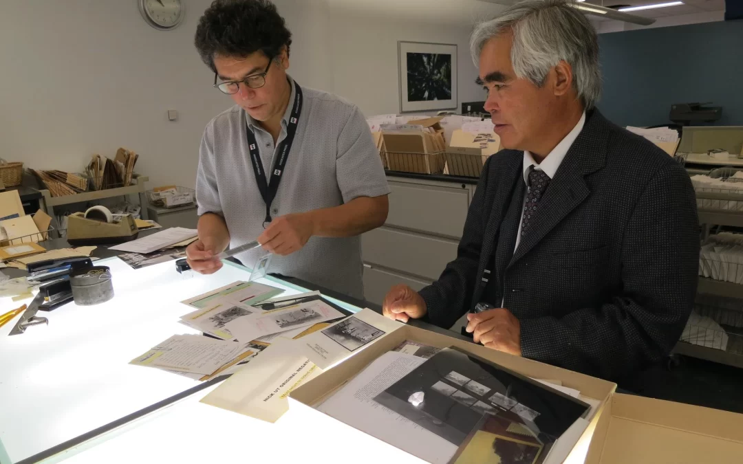 Steve Ciaschi going thru negatives with Nick Ut, The AP photographer who shot the picture fo the Napalm Giril in Vietnam 1972 image by Chuck Zoeller, AP photographer