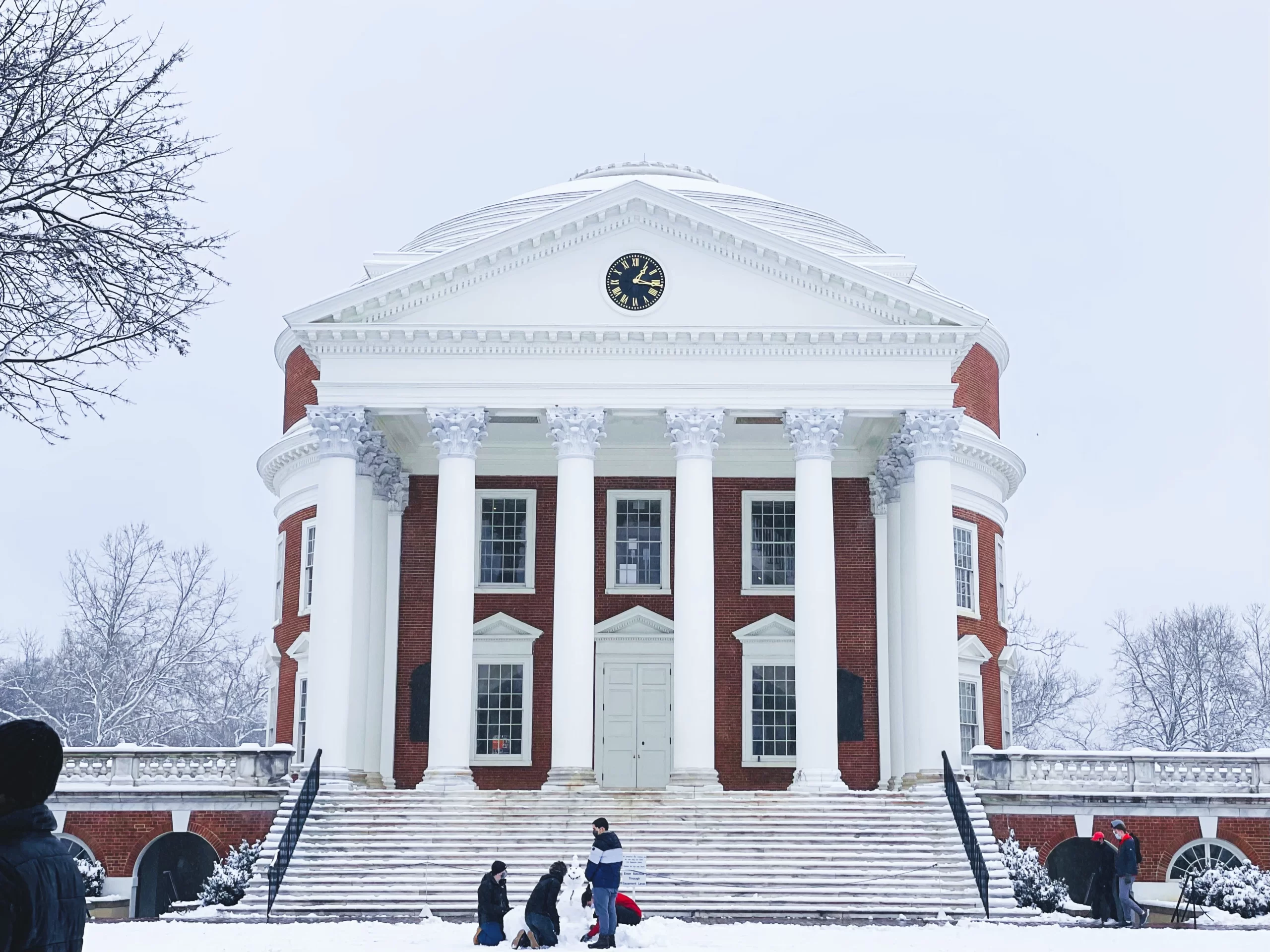 University of Virginia, Charlottesville, United States Published on January 31, 2021 Apple, iPhone 12 Pro Free to use under the Unsplash License The rotunda in the snow